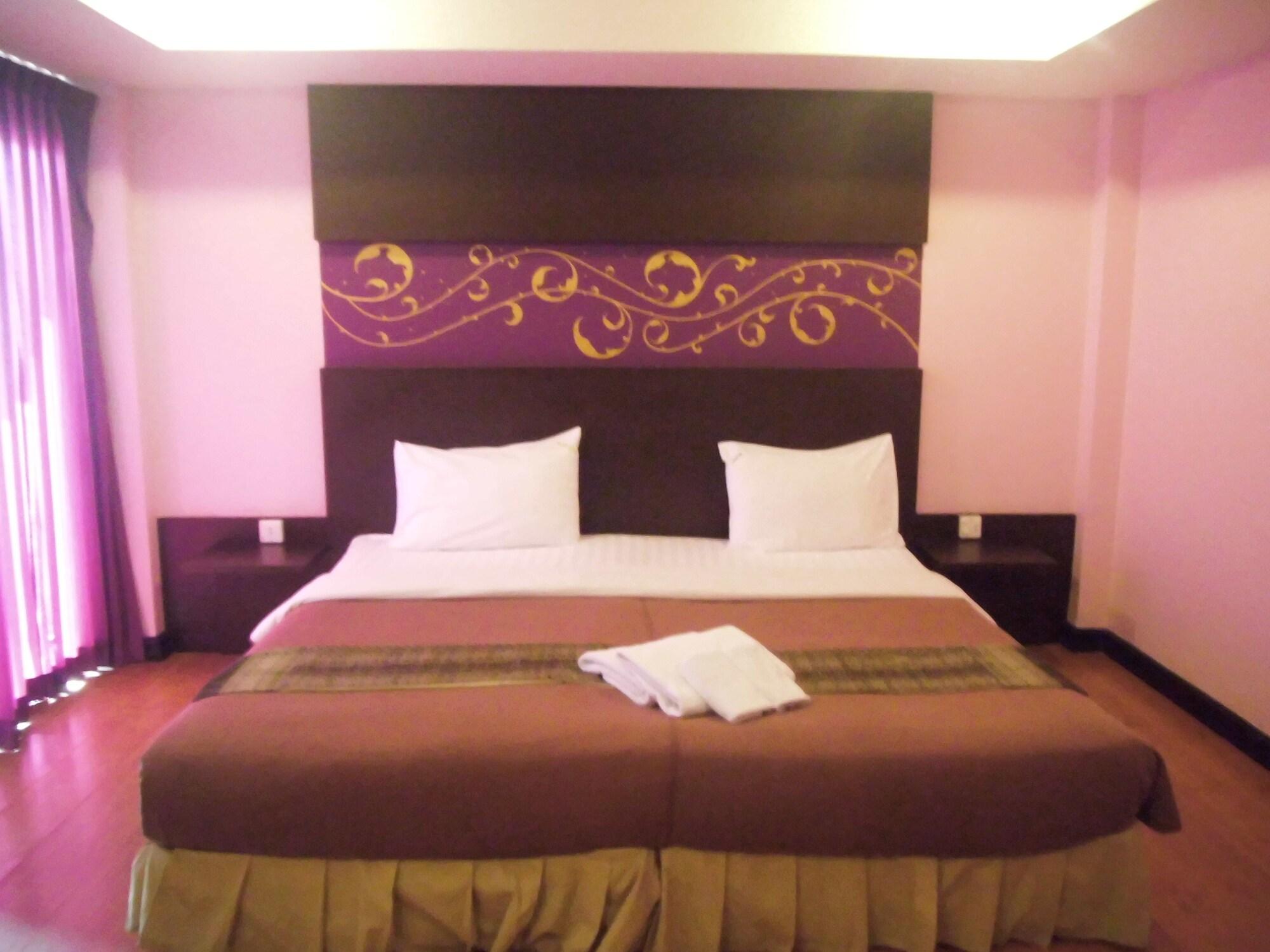 Hotel Baan Chalelarn HHQ Esterno foto