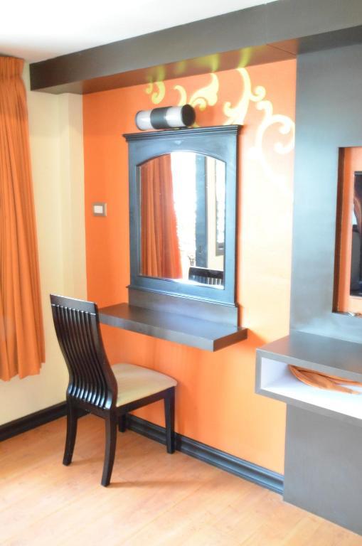 Hotel Baan Chalelarn HHQ Esterno foto