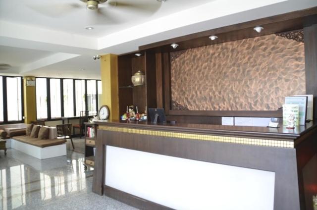 Hotel Baan Chalelarn HHQ Esterno foto