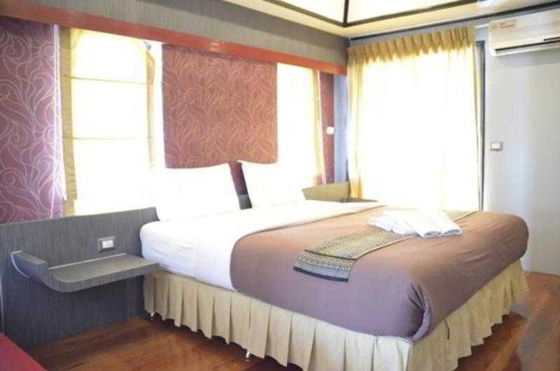 Hotel Baan Chalelarn HHQ Esterno foto