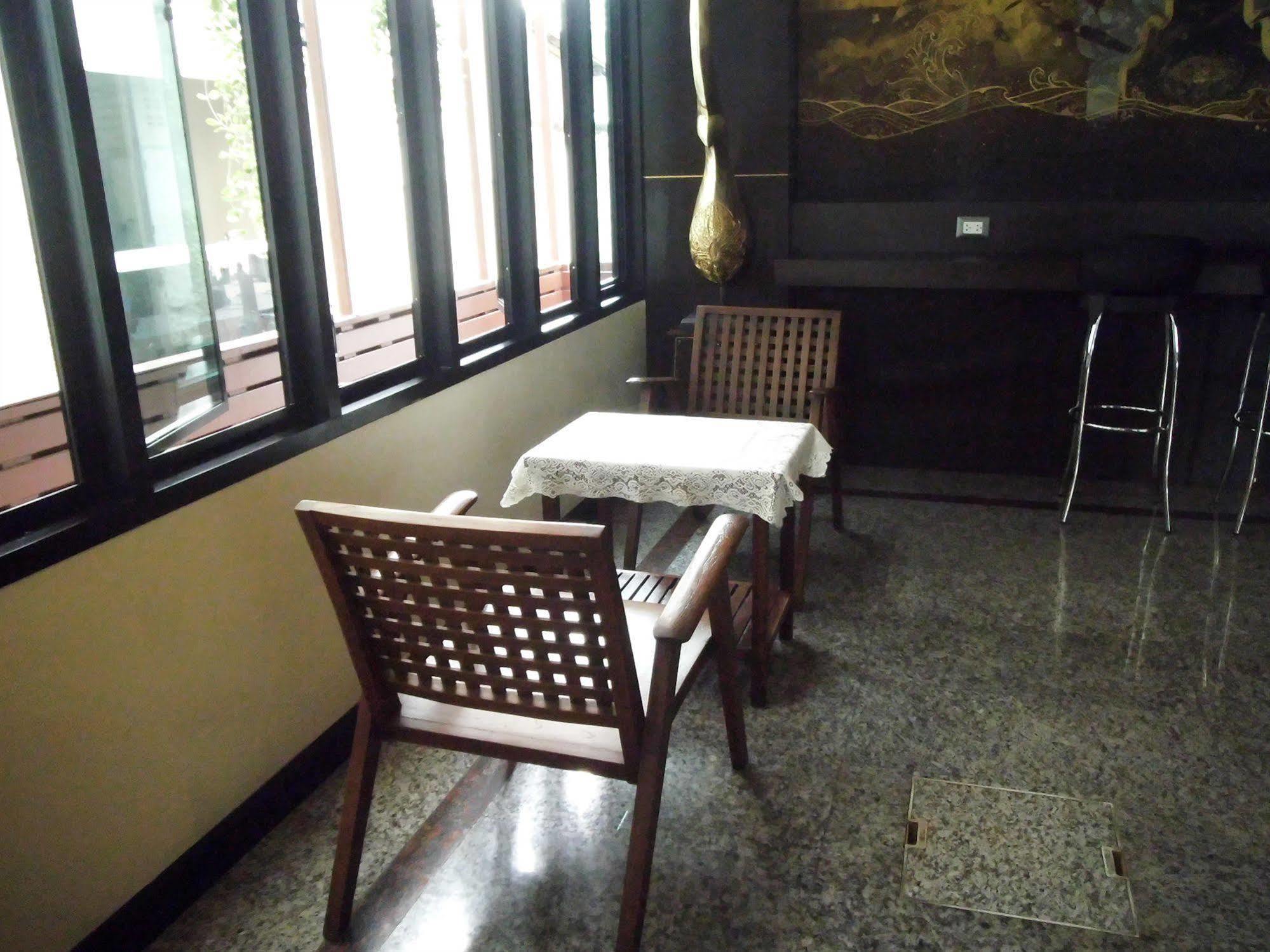 Hotel Baan Chalelarn HHQ Esterno foto