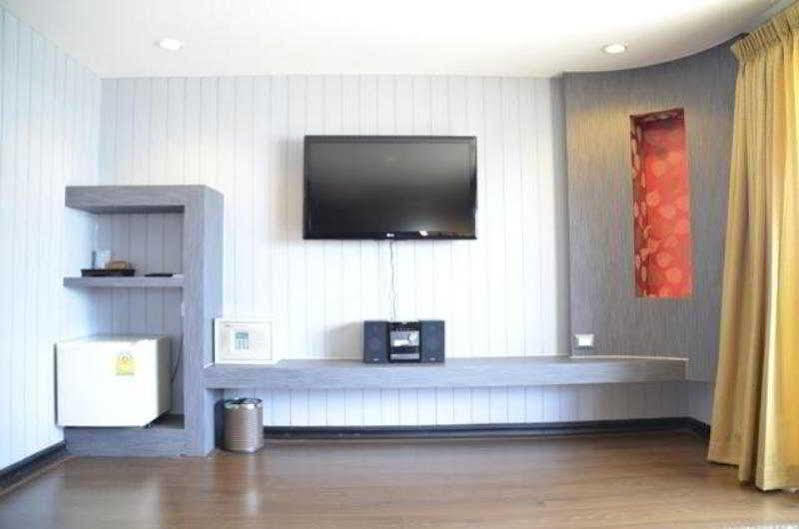 Hotel Baan Chalelarn HHQ Esterno foto